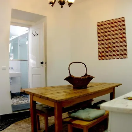 塞辛布拉之家酒店 *